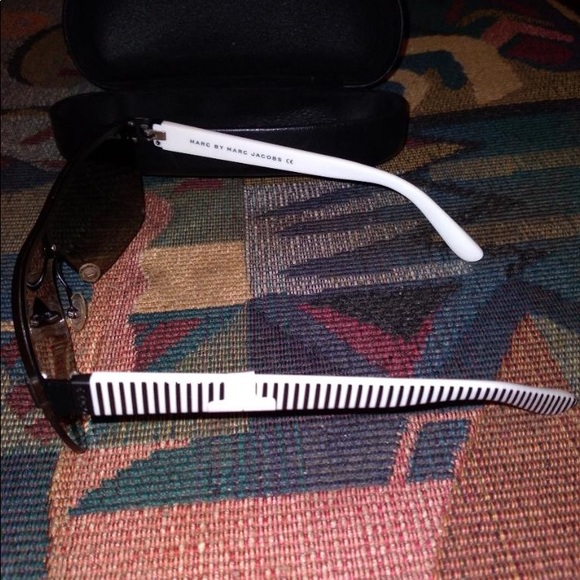Authentic Marc By Marc Jacobs sunglasses - Picture 3 of 5